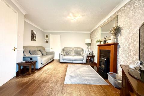 3 bedroom detached house for sale, Holford Way, Barton Hills, Luton, Bedfordshire, LU3 4EY