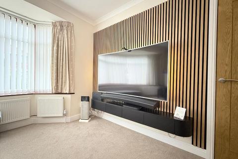 undefined, Hillview Crescent, Warden Hills, Luton, Bedfordshire, LU2 7AA