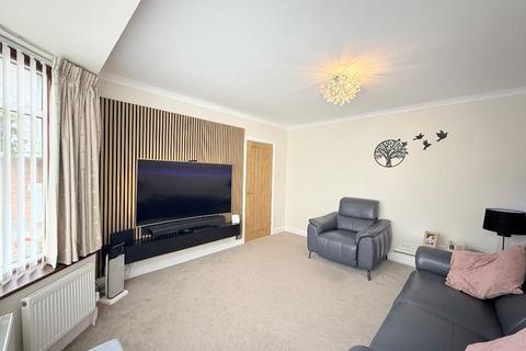 undefined, Hillview Crescent, Warden Hills, Luton, Bedfordshire, LU2 7AA