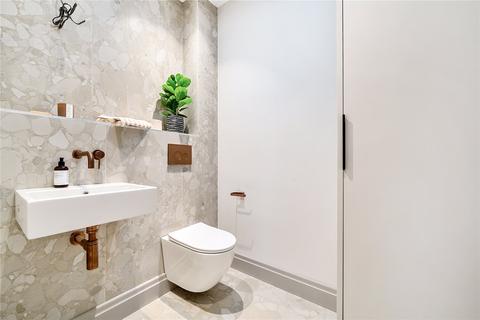 4 bedroom terraced house for sale, Lynwood Close, London