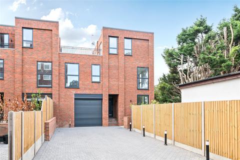 4 bedroom terraced house for sale, Lynwood Close, London