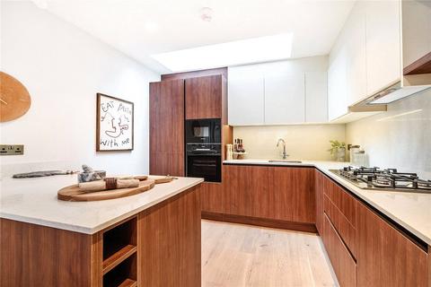 4 bedroom terraced house for sale, Lynwood Close, London