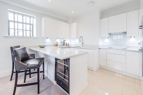 2 bedroom apartment to rent, Rainville Road, London W6