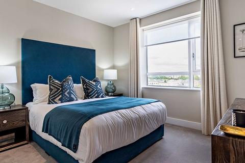 2 bedroom apartment to rent, 39 Westferry Circus, London E14