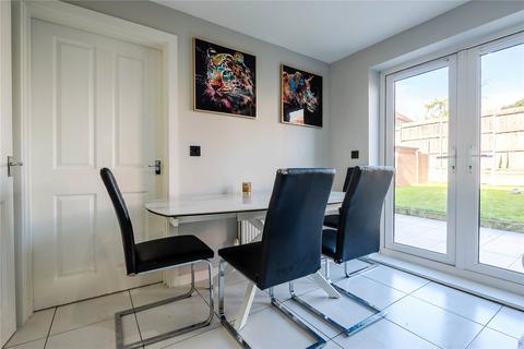 4 bedroom detached house for sale, Drakes Avenue, Beds LU7