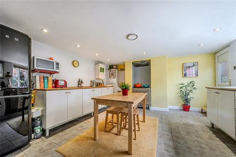 9 Lumley Place, Leeds, LS4 2NL