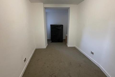 3 bedroom semi-detached house to rent, Dickenson Road, Manchester