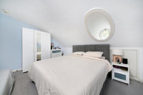 2 bedroom flat to rent, Old Station Way, London SW4