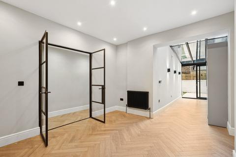 undefined, Alderney Street, Pimlico, London, SW1V