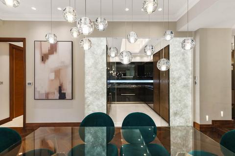 Park Street, London, W1K