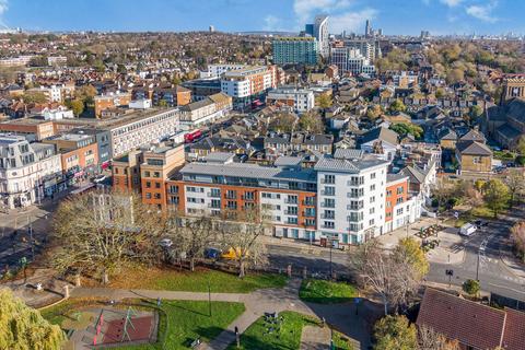 2 bedroom flat to rent, Northfield Avenue, London W13