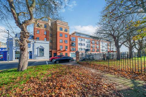 2 bedroom flat to rent, Northfield Avenue, London W13