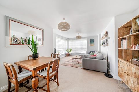 undefined, Tudor Way, Knaphill, Woking, Surrey, GU21