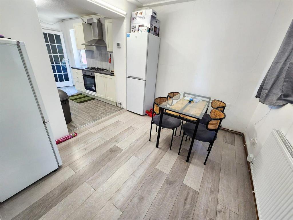 Dining Area.jpg