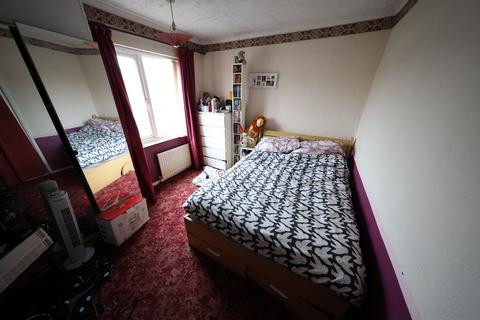 2 bedroom terraced house for sale, Gipsy Lane, Grays