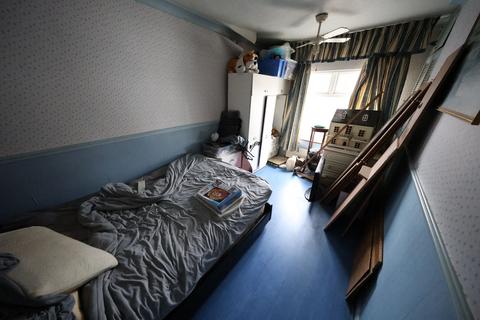 2 bedroom terraced house for sale, Gipsy Lane, Grays
