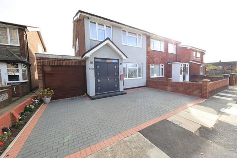 2 Alexandra Close, Grays, RM16 4TT