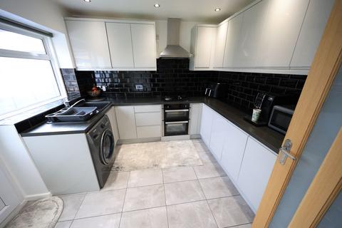 2 Alexandra Close, Grays, RM16 4TT