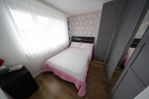 2 Alexandra Close, Grays, RM16 4TT