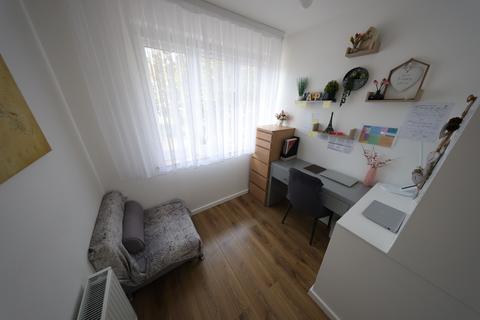 2 Alexandra Close, Grays, RM16 4TT