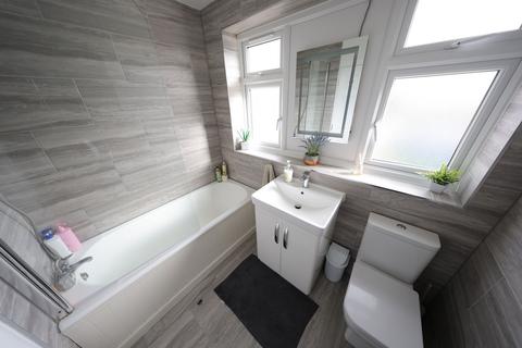 2 Alexandra Close, Grays, RM16 4TT