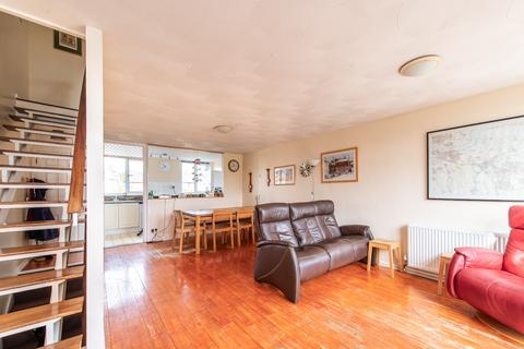 undefined, Weavers Close, Gravesend, Kent, DA11