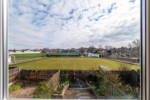 undefined, Weavers Close, Gravesend, Kent, DA11
