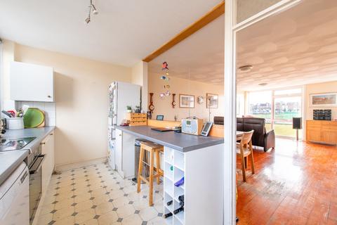 undefined, Weavers Close, Gravesend, Kent, DA11