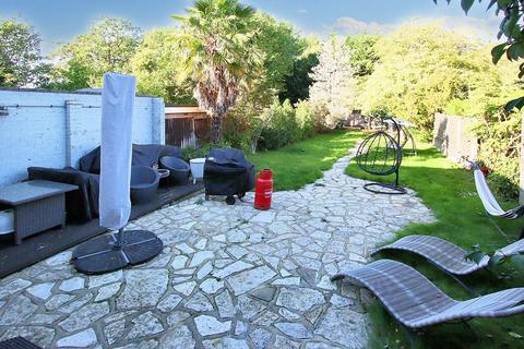 undefined, Graham Close, Shirley