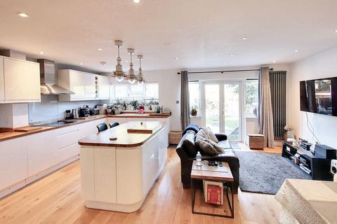 undefined, Graham Close, Shirley