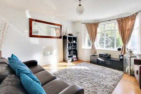 undefined, Graham Close, Shirley