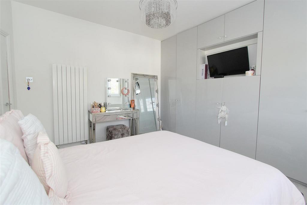 Bed 3b.JPG