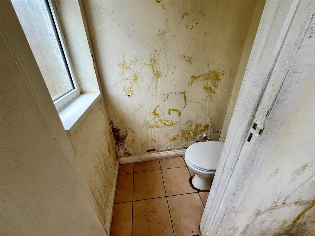 GF WC.jpg