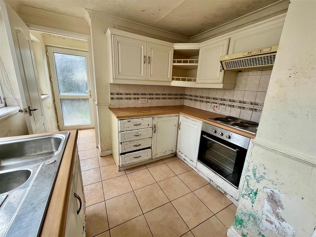 Kitchen Area - image two.jpg