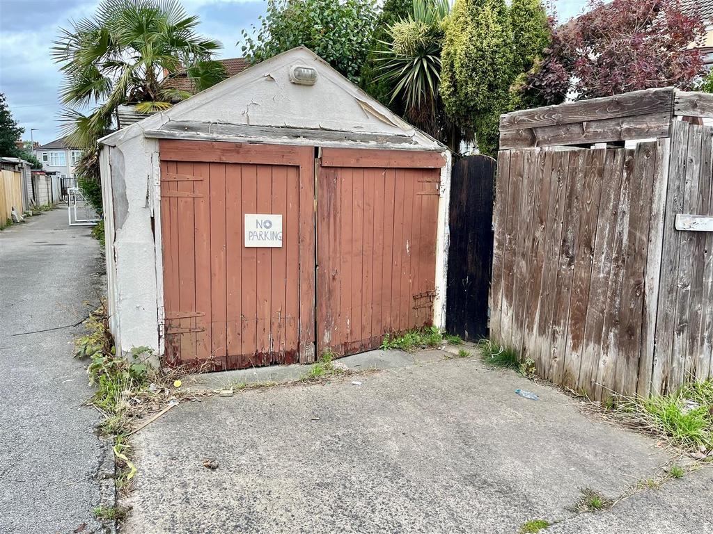 Garage.jpg