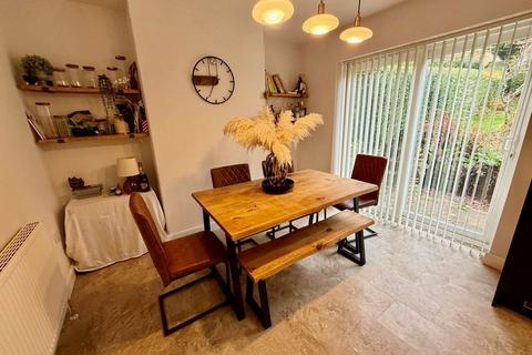 6 Cliff Gardens, Halifax, HX2 7DE