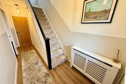 6 Cliff Gardens, Halifax, HX2 7DE