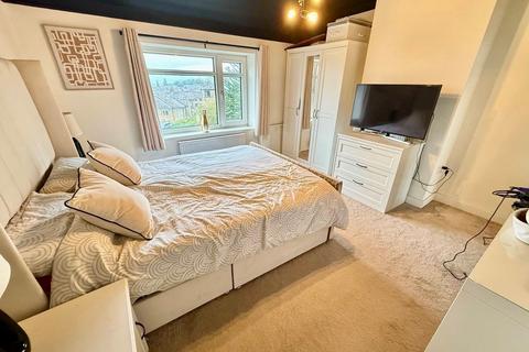 6 Cliff Gardens, Halifax, HX2 7DE