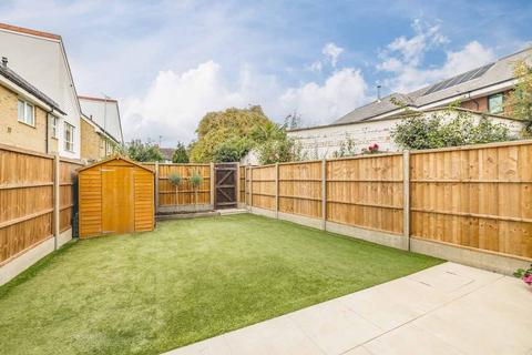 2a Green Lane, Datchet, Slough, SL3 9EX