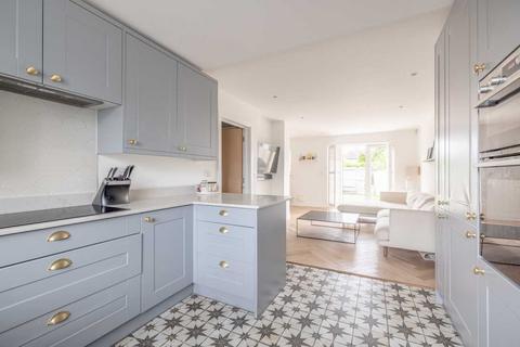 2a Green Lane, Datchet, Slough, SL3 9EX