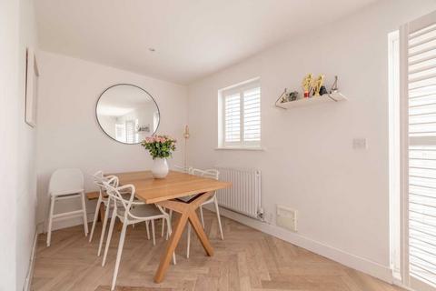 2a Green Lane, Datchet, Slough, SL3 9EX