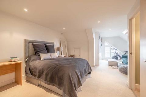 2a Green Lane, Datchet, Slough, SL3 9EX