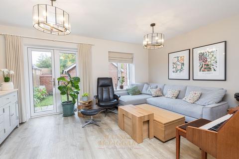 4 bedroom semi-detached house for sale, Sinden Heath, East Grinstead RH19
