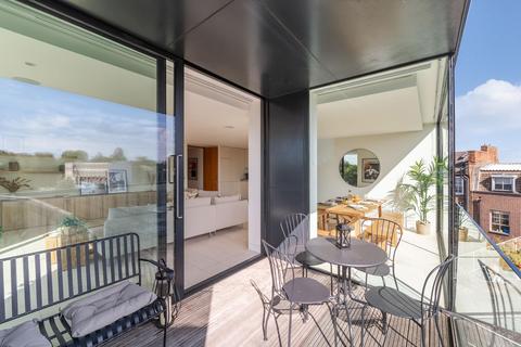 3 bedroom flat to rent, Latitude House, Oval Road, London, NW1