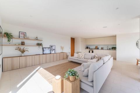 3 bedroom flat to rent, Latitude House, Oval Road, London, NW1