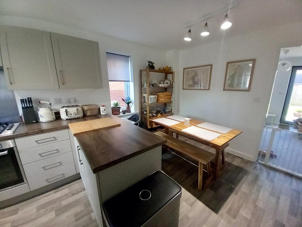 Dining kitchen
