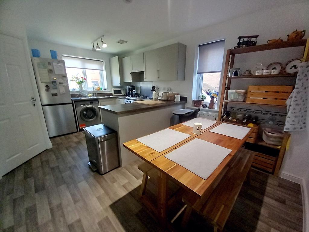 Dining kitchen