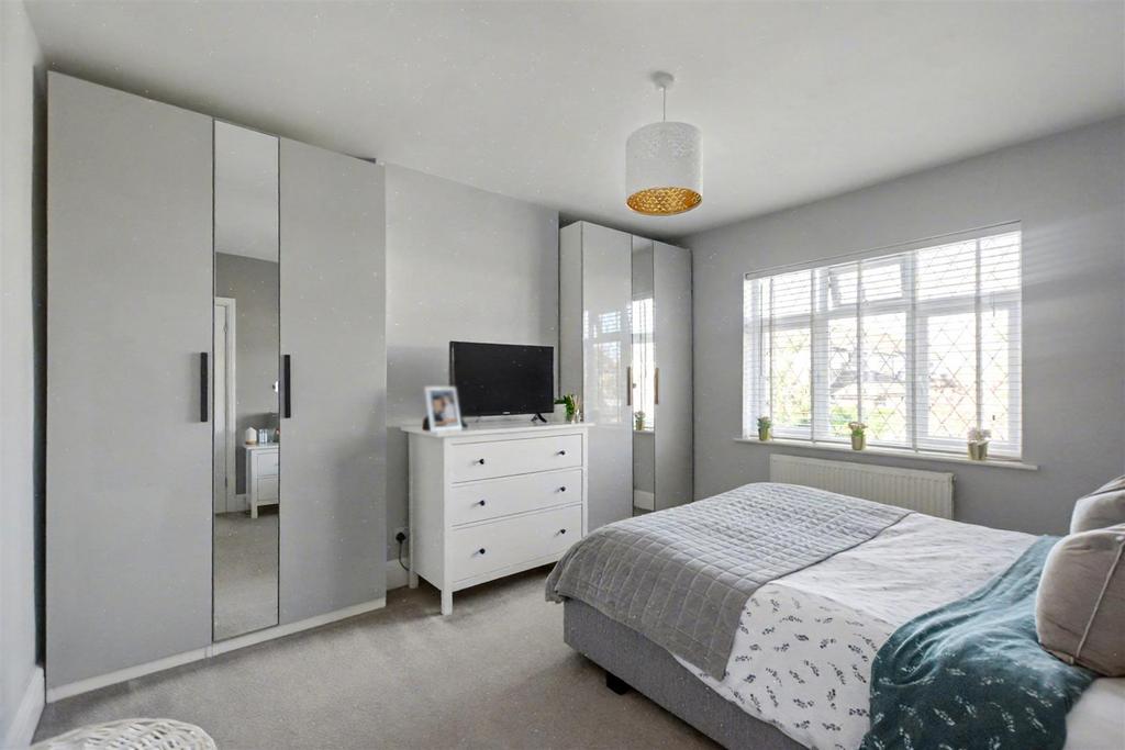 Bedroom 1 1.jpeg