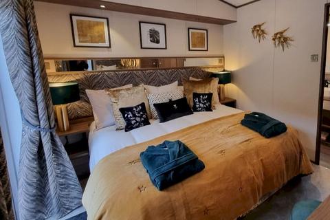 undefined, The Rockett  Woodlands Lodge Retreat, New Quay SA45