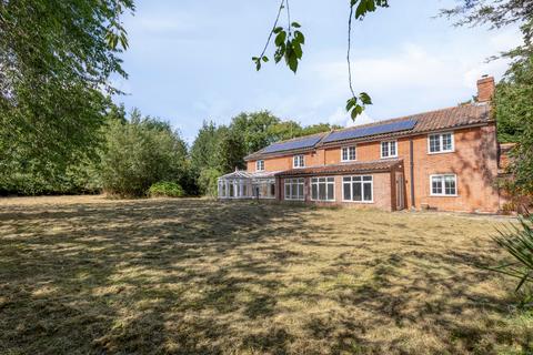 4 bedroom detached house for sale, Peaceful Cottage in Colby